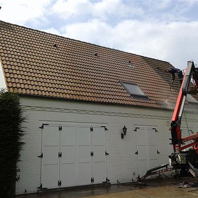 Walem: reinigen dak met zonnepanelen - Marco Kachelservice